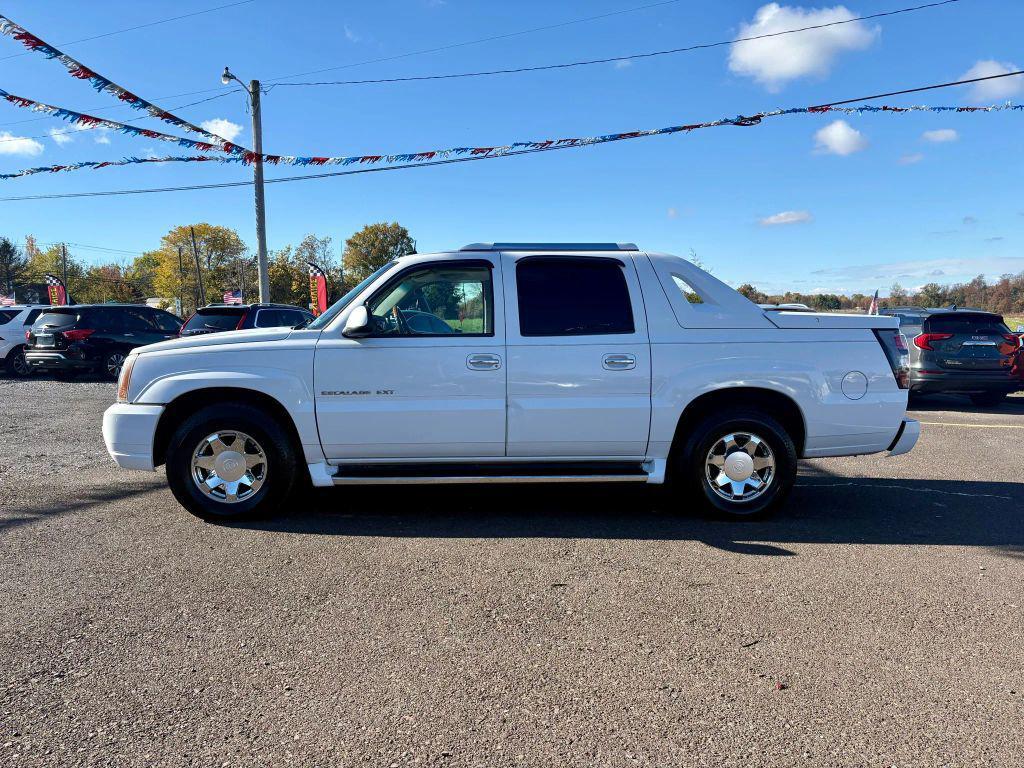 used 2002 Cadillac Escalade EXT car, priced at $10,500
