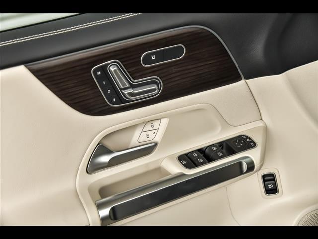 new 2025 Mercedes-Benz GLB 250 car, priced at $55,545