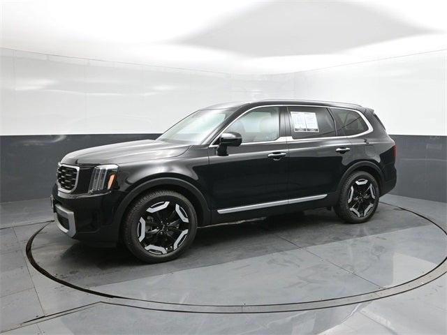 used 2024 Kia Telluride car, priced at $32,999