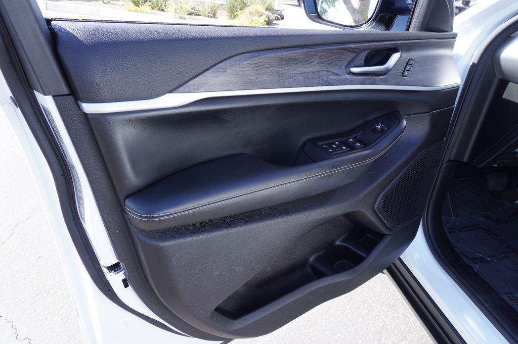used 2023 Jeep Grand Cherokee car, priced at $25,677