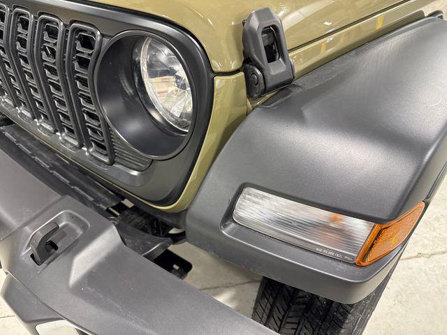 new 2026 Jeep Gladiator car, priced at $44,885