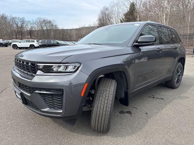 new 2026 Jeep Grand Cherokee car, priced at $47,970