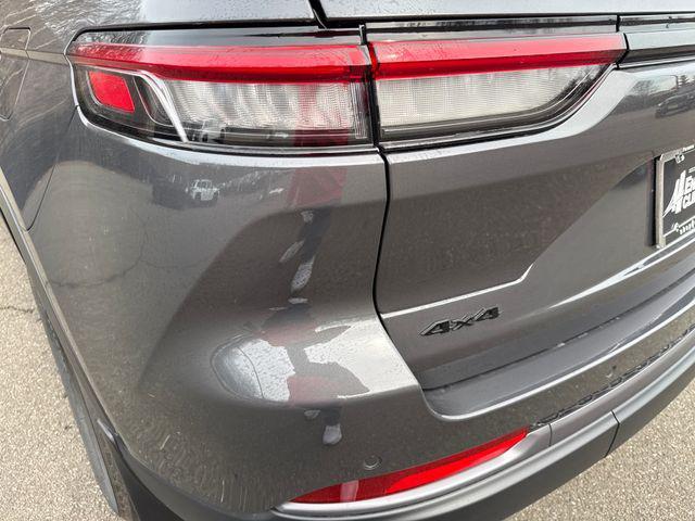 new 2026 Jeep Grand Cherokee car, priced at $47,970