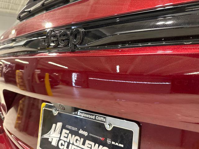 new 2025 Jeep Grand Cherokee car, priced at $45,261