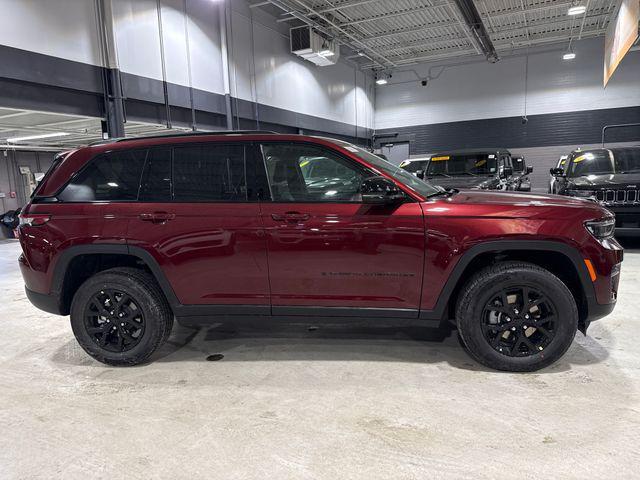 new 2025 Jeep Grand Cherokee car, priced at $45,261