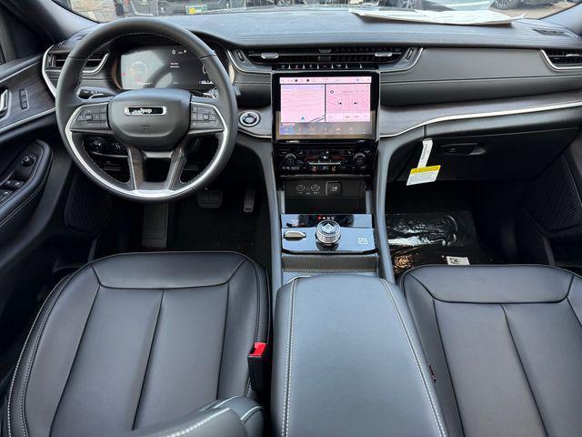 new 2025 Jeep Grand Cherokee car, priced at $45,685