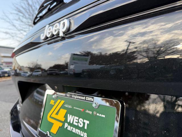 new 2025 Jeep Grand Cherokee car, priced at $45,685