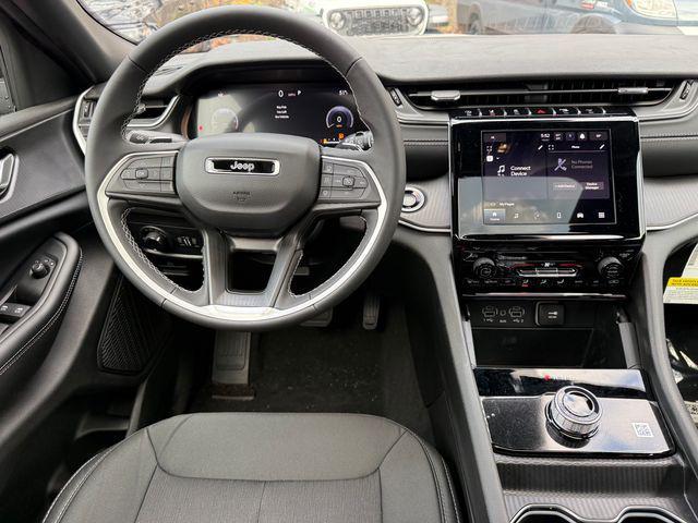 new 2025 Jeep Grand Cherokee car, priced at $36,188