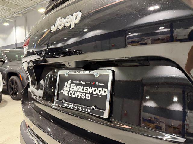 new 2025 Jeep Grand Cherokee L car, priced at $39,213