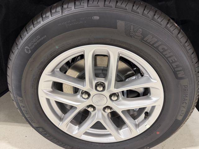 new 2025 Jeep Grand Cherokee L car, priced at $39,213