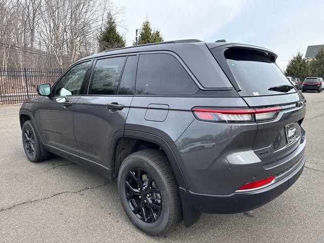new 2026 Jeep Grand Cherokee car, priced at $45,743