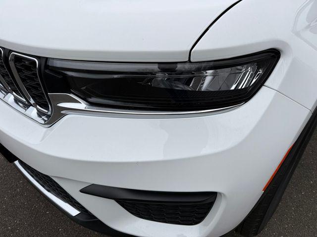 new 2025 Jeep Grand Cherokee car, priced at $37,468