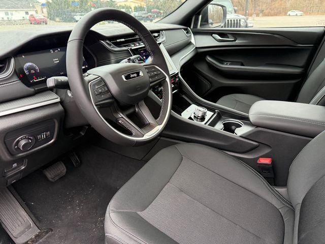 new 2025 Jeep Grand Cherokee car, priced at $37,468