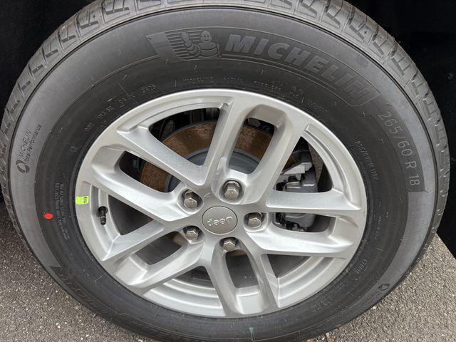 new 2025 Jeep Grand Cherokee car, priced at $37,468