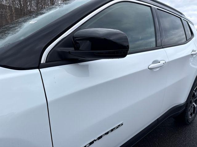 new 2026 Jeep Compass car, priced at $33,284