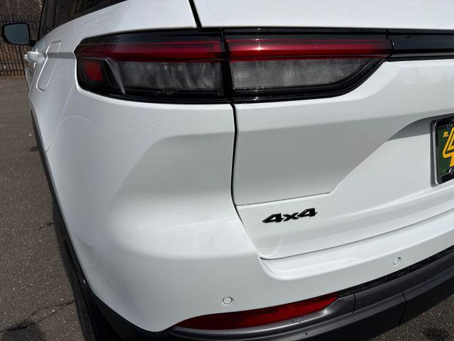 new 2026 Jeep Grand Cherokee car, priced at $45,207