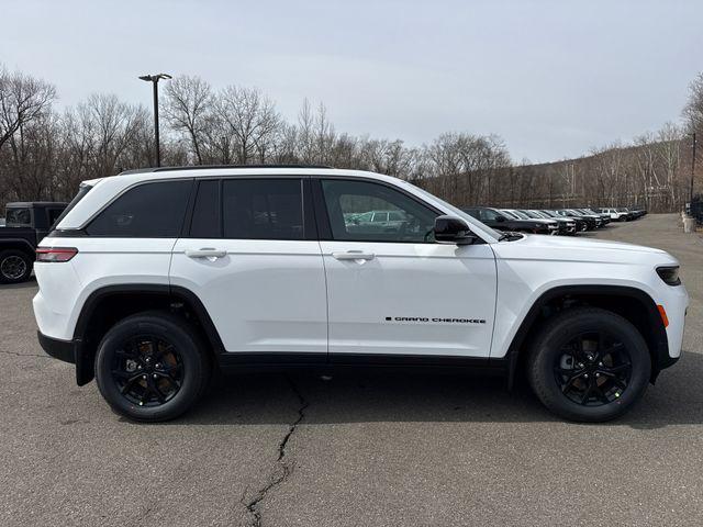 new 2026 Jeep Grand Cherokee car, priced at $45,207