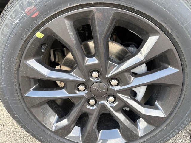 new 2026 Jeep Grand Cherokee car, priced at $54,000