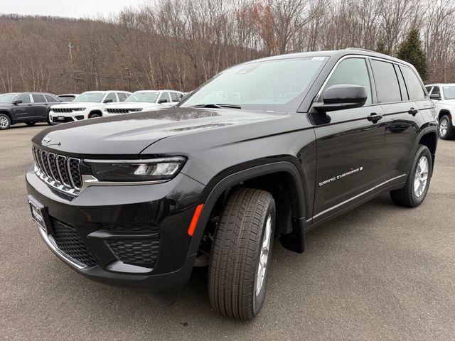 new 2025 Jeep Grand Cherokee car, priced at $37,804