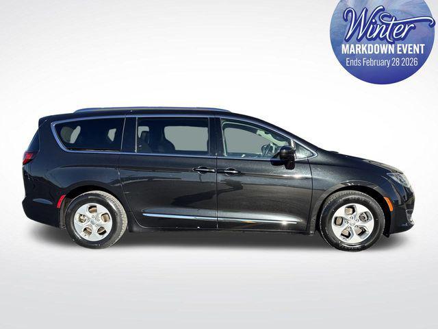 used 2017 Chrysler Pacifica car, priced at $11,500