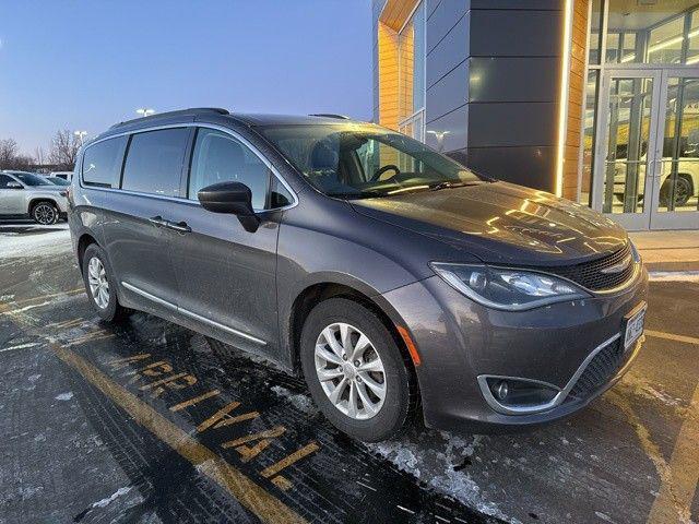 used 2017 Chrysler Pacifica car, priced at $10,746