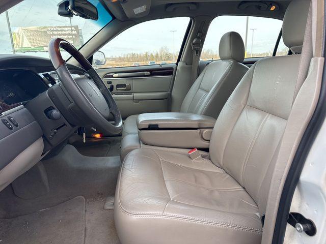 used 2007 Lincoln Town Car car, priced at $10,430