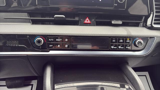 used 2023 Kia Sportage Hybrid car, priced at $23,998
