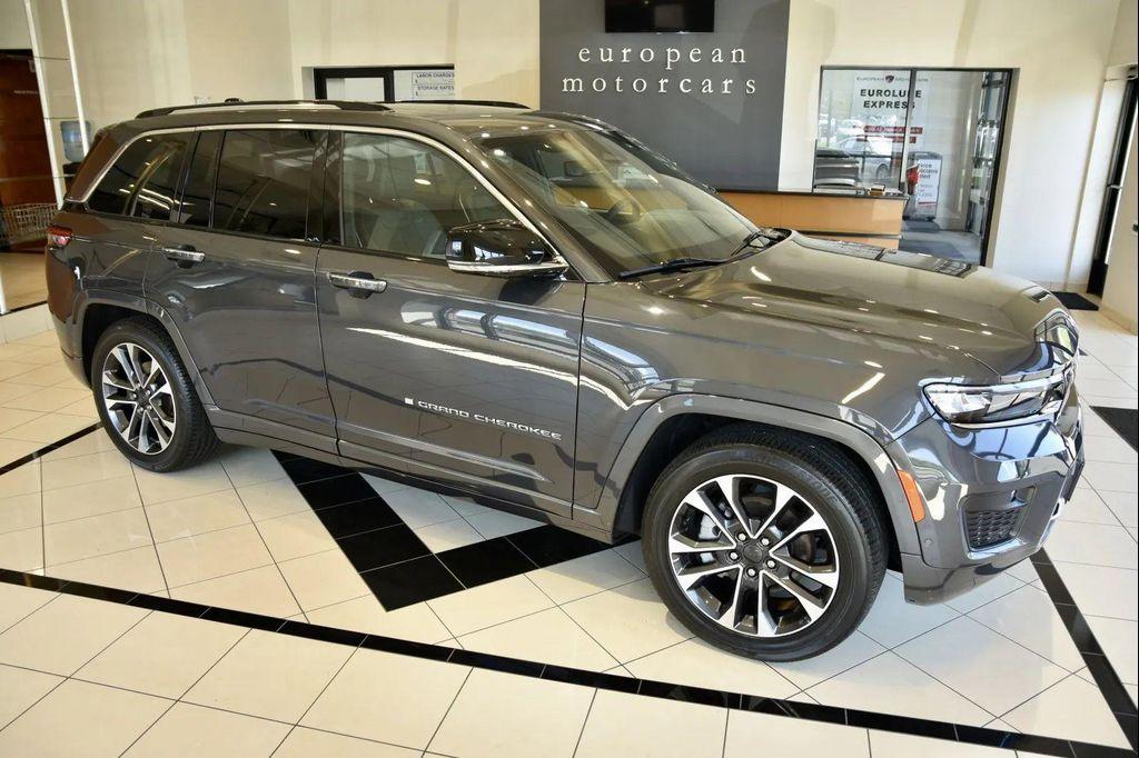 used 2023 Jeep Grand Cherokee car, priced at $40,990
