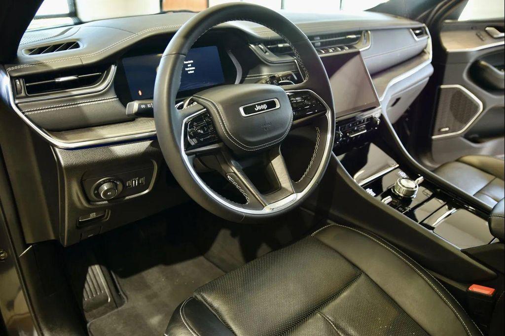used 2023 Jeep Grand Cherokee car, priced at $40,990