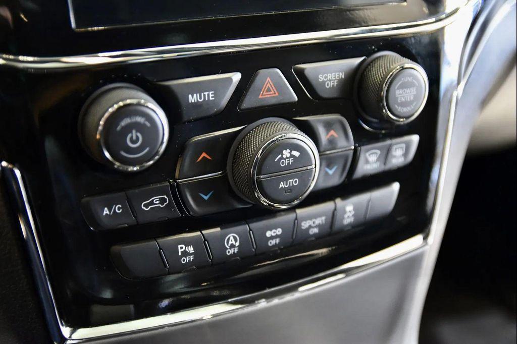 used 2022 Jeep Grand Cherokee car, priced at $24,990