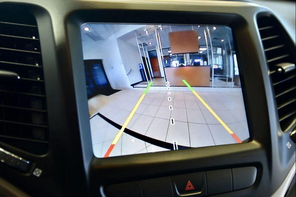 used 2015 Jeep Cherokee car, priced at $12,990