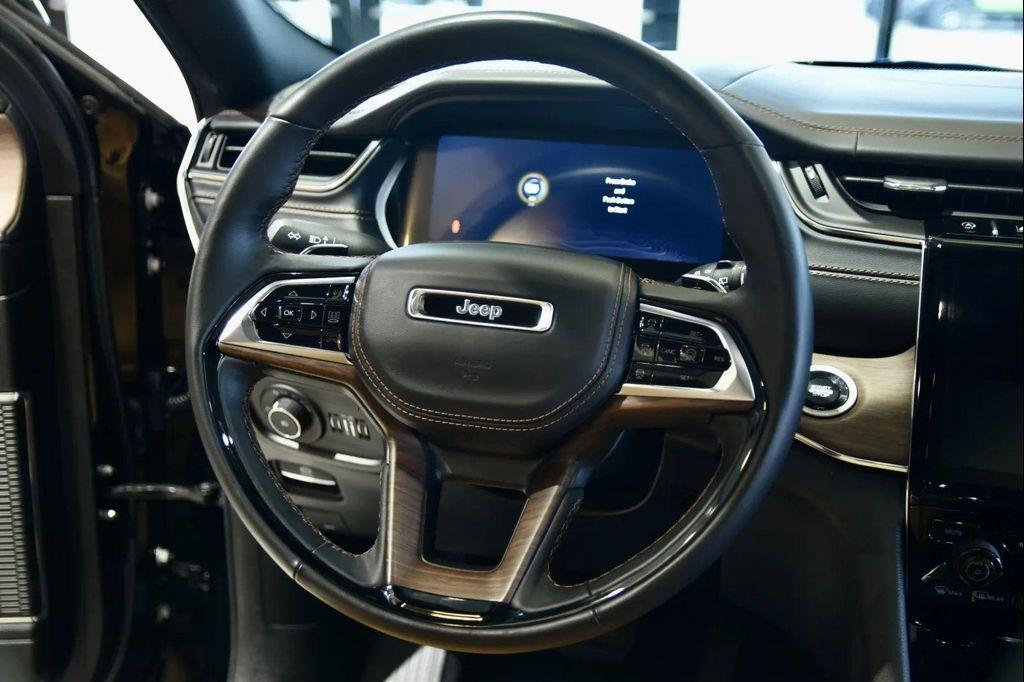 used 2025 Jeep Grand Cherokee car, priced at $50,990