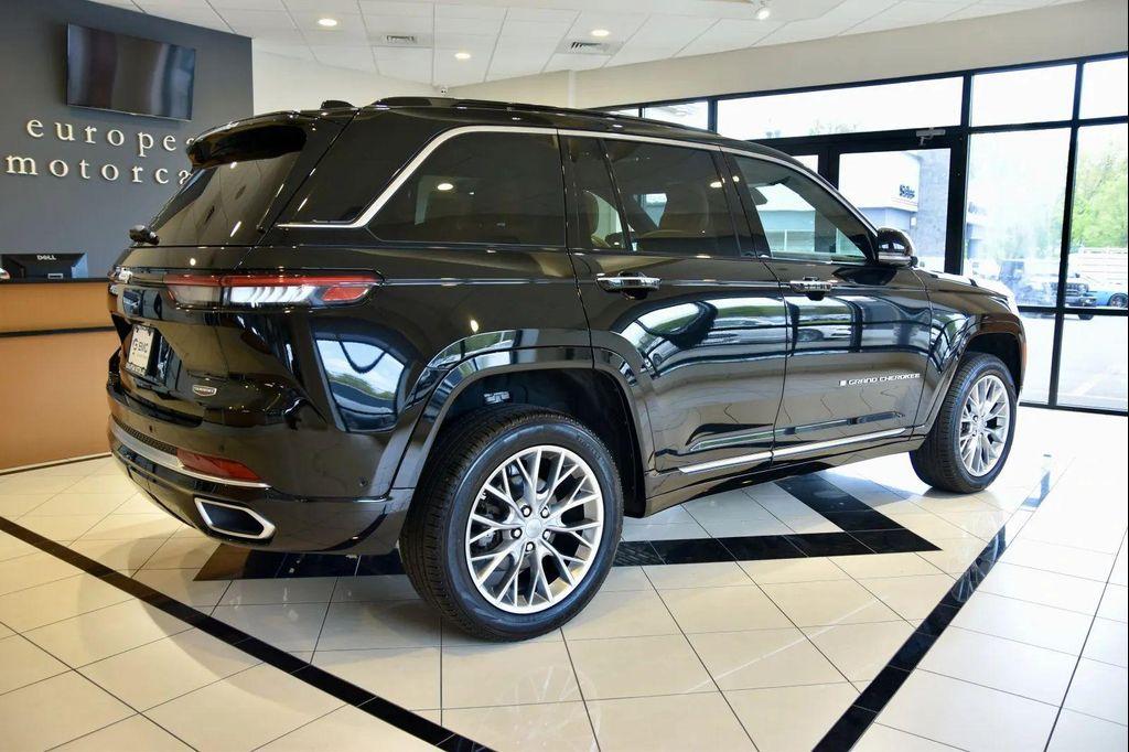 used 2025 Jeep Grand Cherokee car, priced at $50,990
