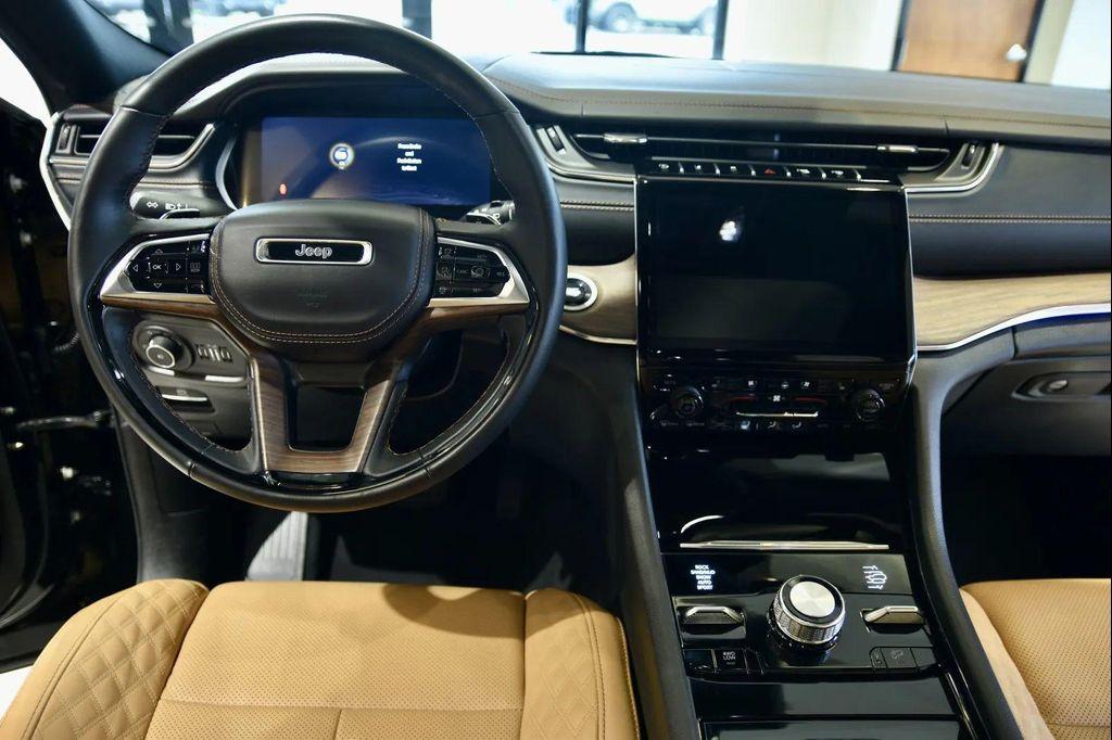 used 2025 Jeep Grand Cherokee car, priced at $50,990