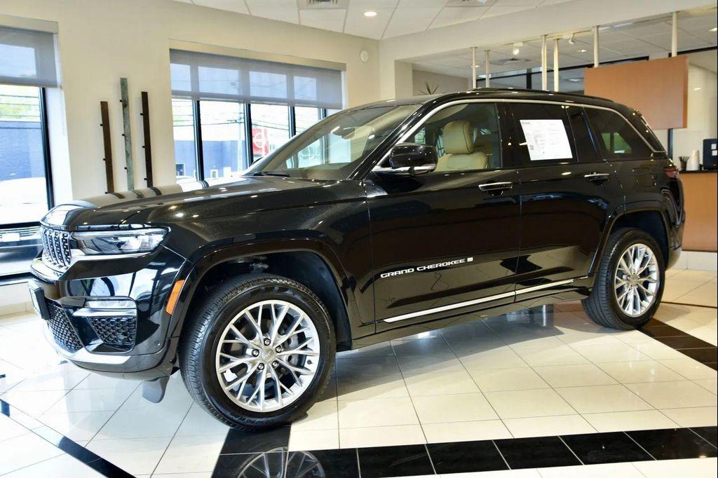 used 2025 Jeep Grand Cherokee car, priced at $50,990