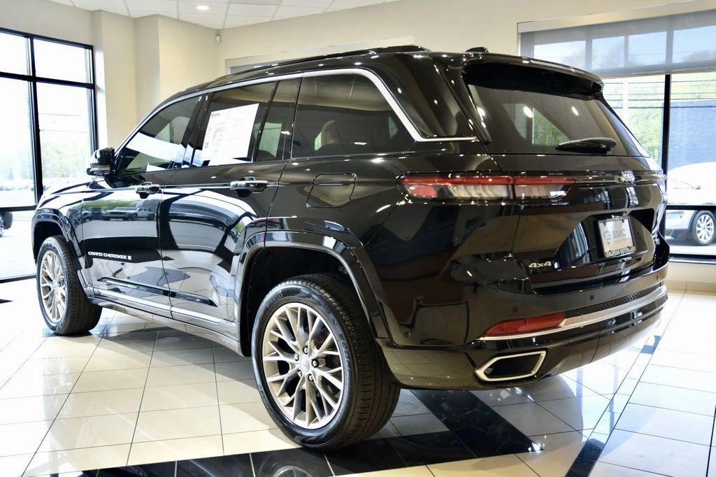 used 2025 Jeep Grand Cherokee car, priced at $50,990