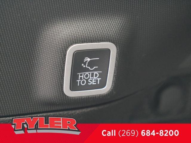 new 2025 Jeep Grand Cherokee car, priced at $43,627