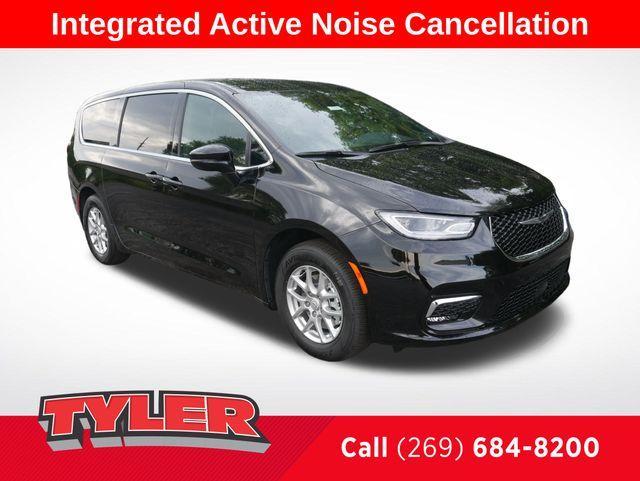 new 2026 Chrysler Pacifica car, priced at $39,957