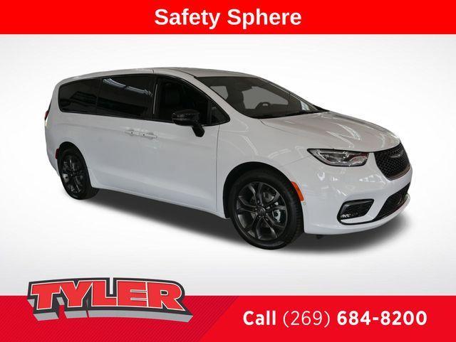 new 2026 Chrysler Pacifica car, priced at $41,532