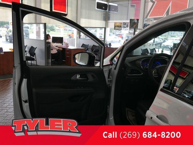 new 2026 Chrysler Pacifica car, priced at $41,532