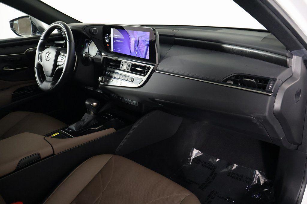 used 2025 Lexus ES 300h car, priced at $49,955