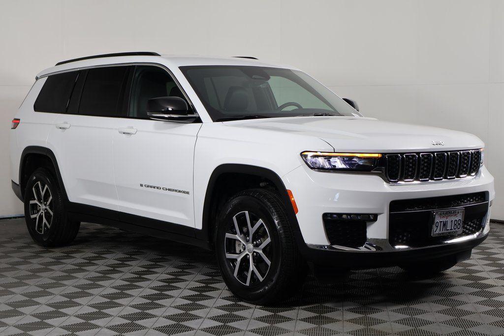 used 2025 Jeep Grand Cherokee L car, priced at $34,555