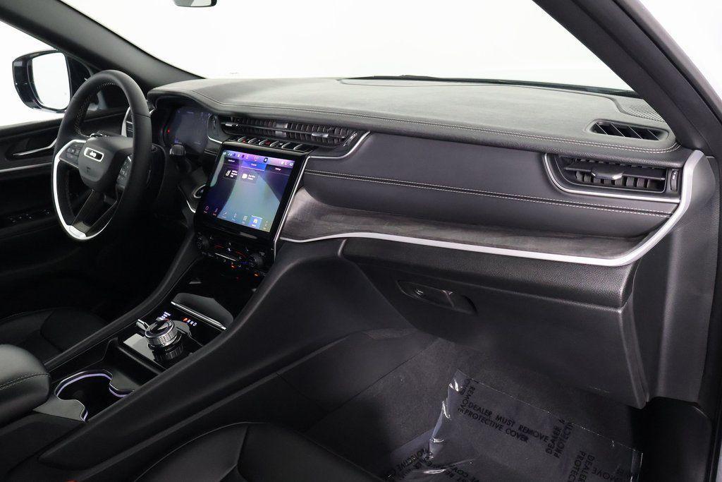 used 2025 Jeep Grand Cherokee L car, priced at $34,555