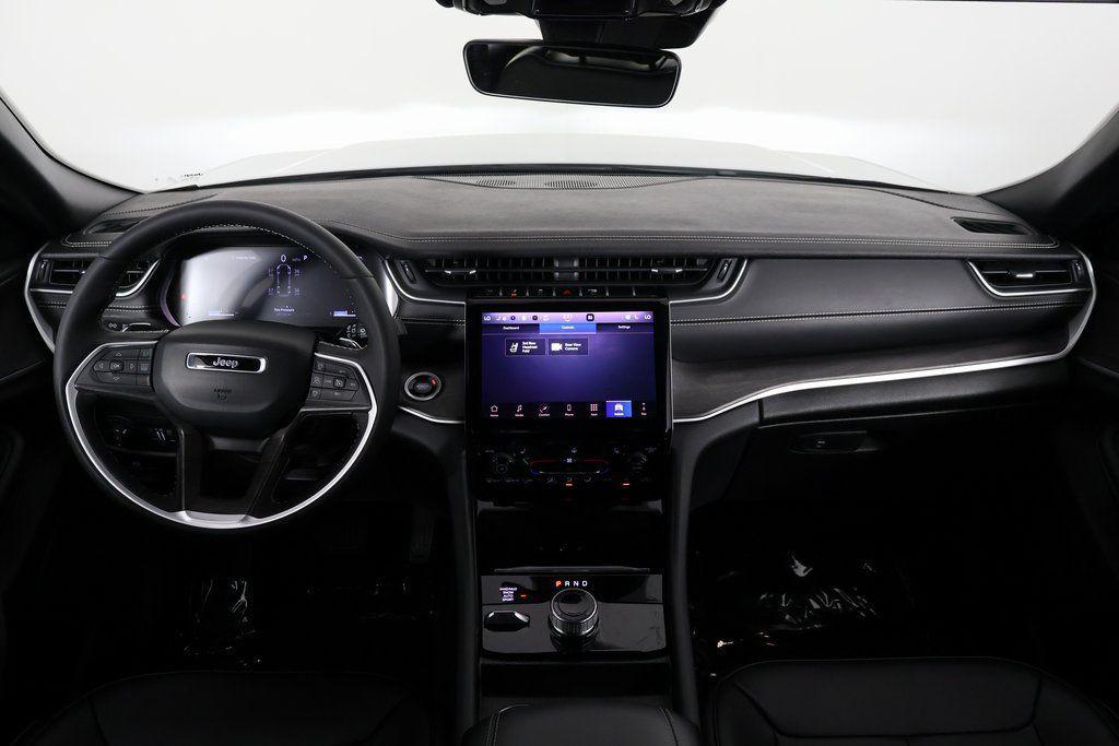 used 2025 Jeep Grand Cherokee L car, priced at $34,555