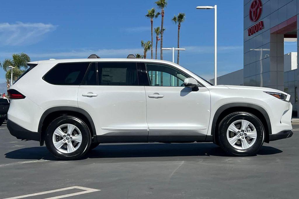 new 2026 Toyota Highlander car, priced at $45,473