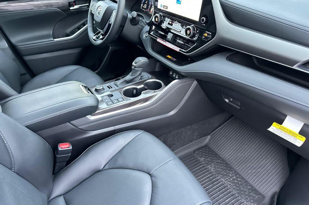 new 2026 Toyota Highlander car, priced at $54,960