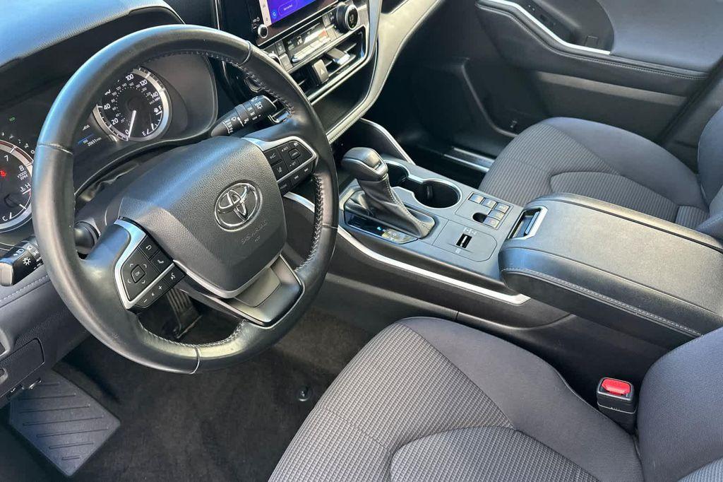used 2023 Toyota Highlander car, priced at $34,977