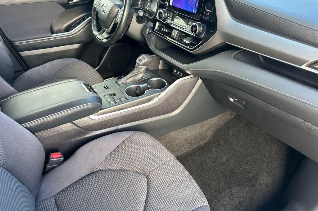 used 2023 Toyota Highlander car, priced at $34,977