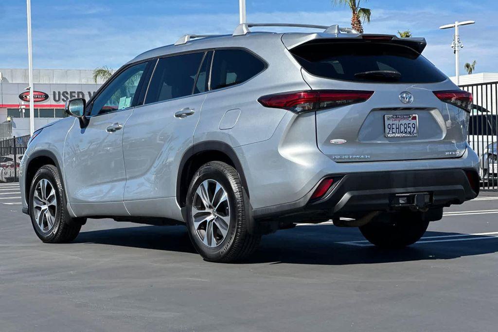 used 2020 Toyota Highlander car, priced at $25,335