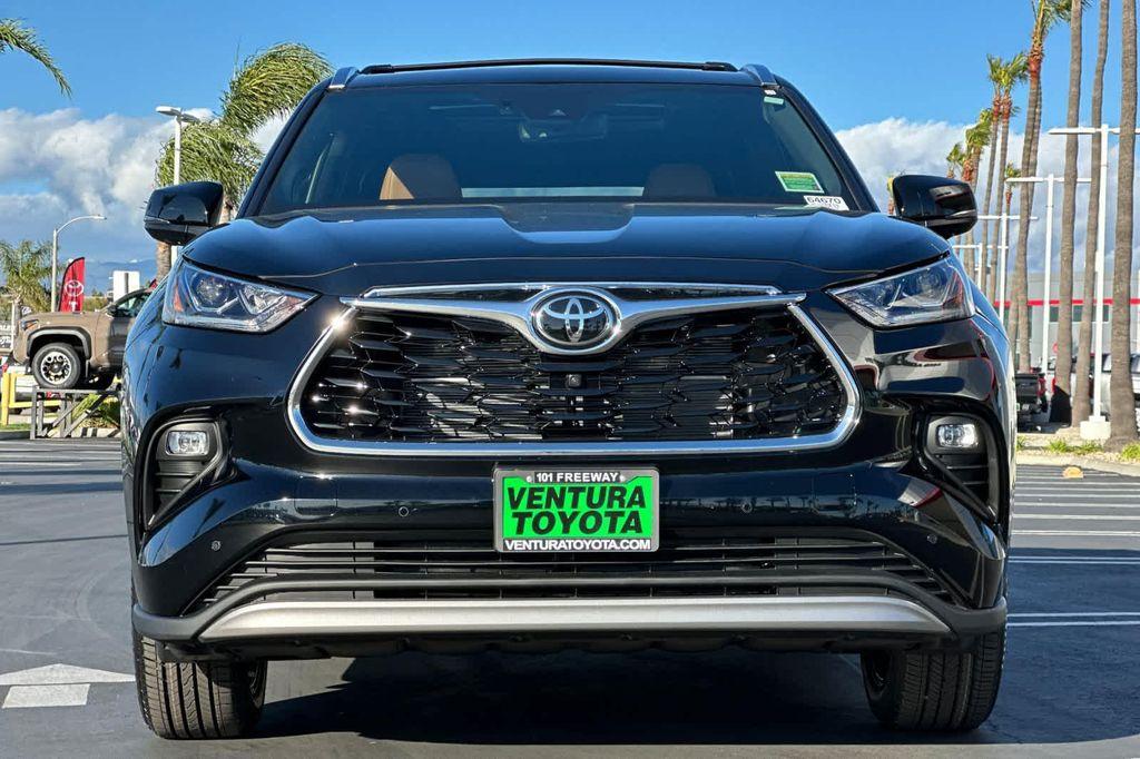 new 2026 Toyota Highlander Hybrid car, priced at $57,912